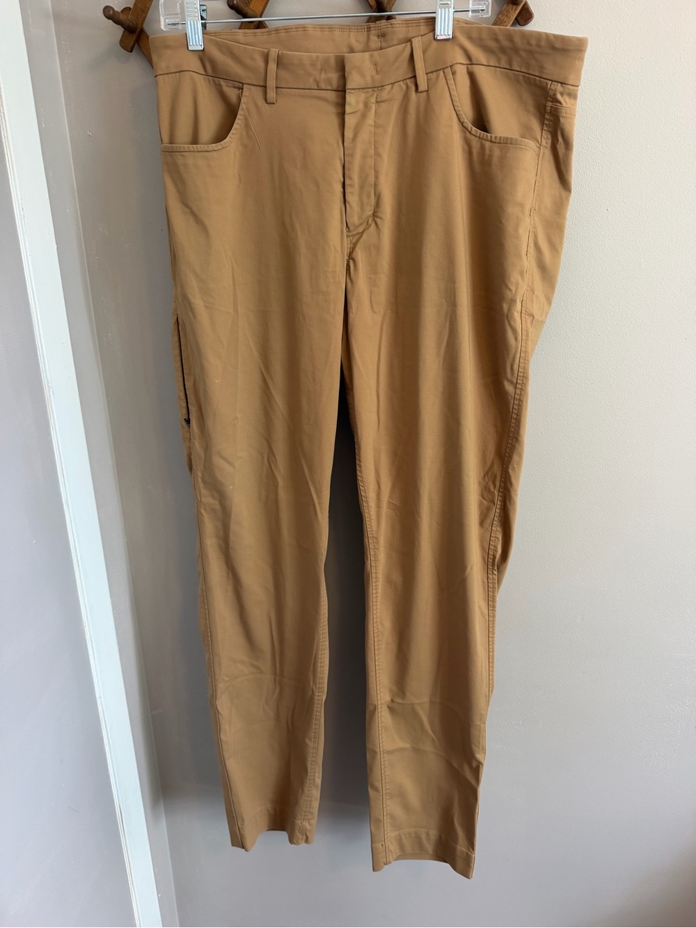 Kit and Ace Men's Commuter Tech Chino Pants Tan 38